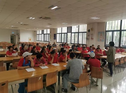 守护舌尖上的安全 ——西附初中食堂工作人员食品安全培训